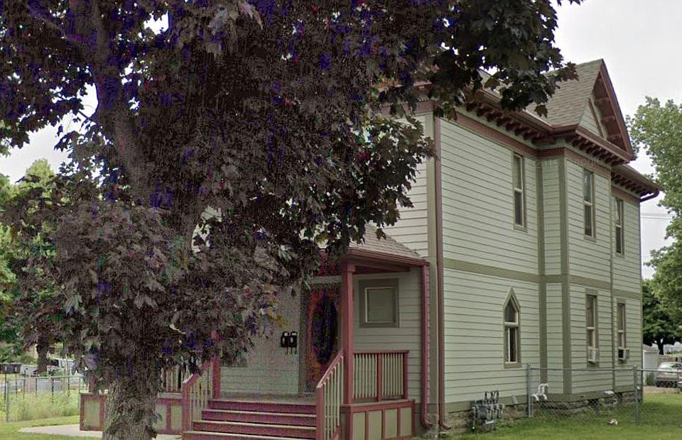 1st image of 1811 Emerson Ave N
