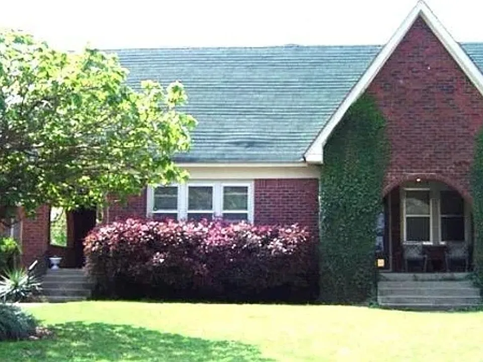 2426 NW 20th St