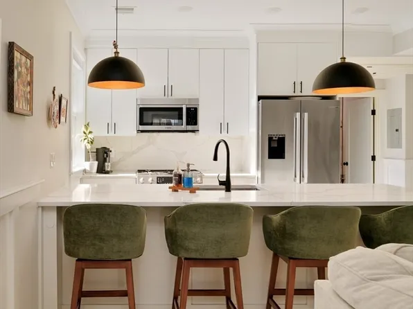 1252 Broadway #4, Somerville, MA 02144