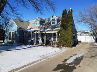 927 E 7th Ave, Redfield, SD 57469