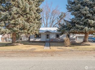 1817 Raymond Ave, Bridgeport, WA 98813