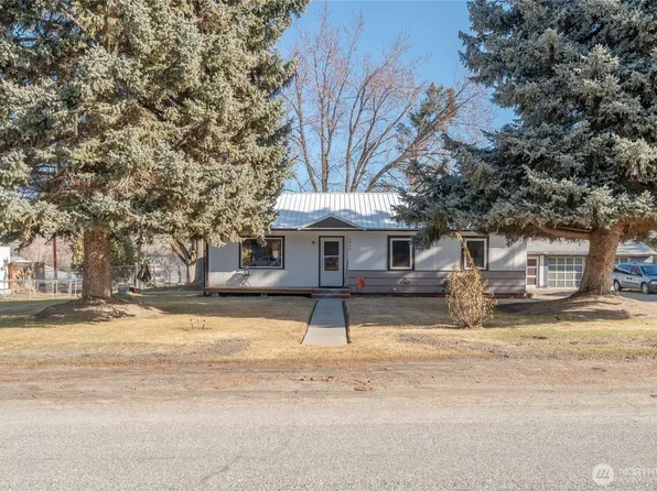 1817 Raymond Avenue, Bridgeport, WA 98813