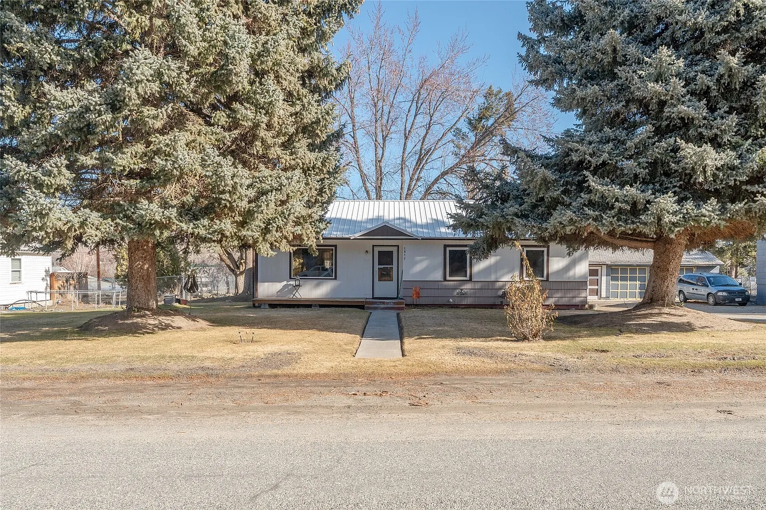 1817 Raymond Avenue photo 1