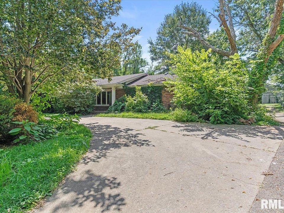 1st image of 2840 E Lake Shore Dr