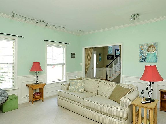 3rd image of 440 Amberley Dr