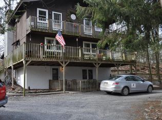 1056 Alpine Dr, East Stroudsburg, PA