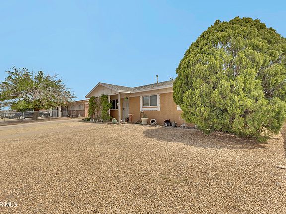 3rd image of 10268 Yellowstone St