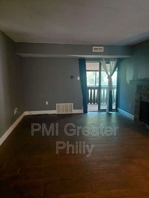 407 Shawmont Ave — Photo 3
