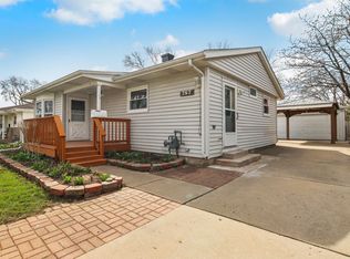 757 S Merle Ln, Wheeling, IL 60090