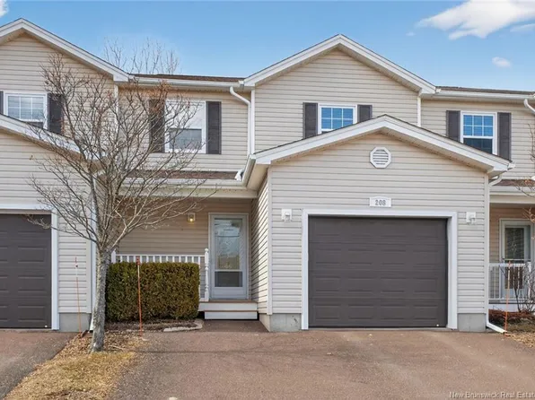 208 Damien St, Dieppe, NB E1A 0H3