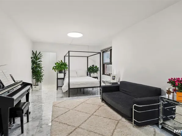401 Park #2D, Fort Lee, NJ 07024