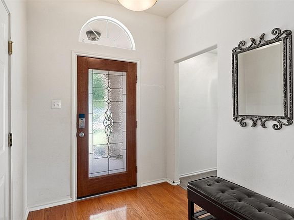 4th image of 1105 Delia Chapa Ln