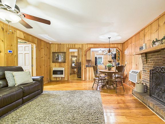 3rd image of 113 Rivendell Ln