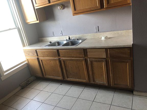 3rd image of 3522 W Mount Vernon Ave