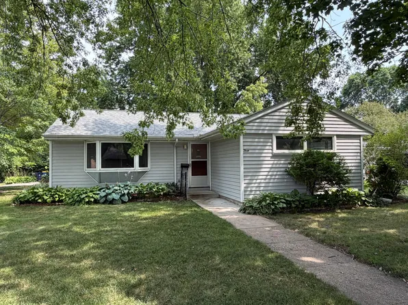 3 Fareway Dr, Northfield, MN 55057