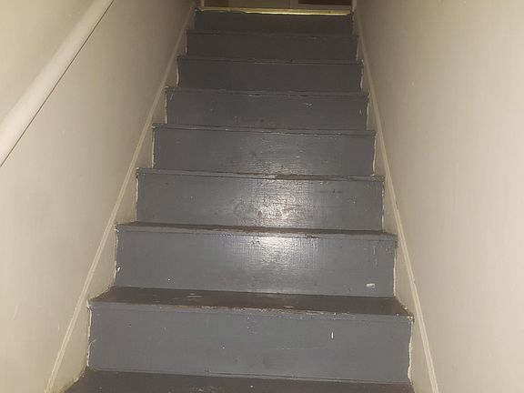 4th image of 2981 Woodland Ave