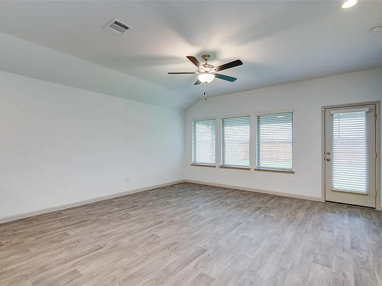 3507 Telford Ln — Photo 7