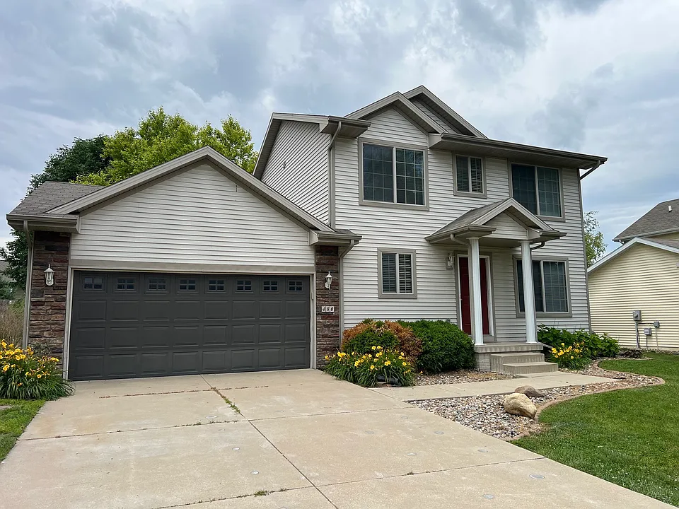 480 SE Waco Pl