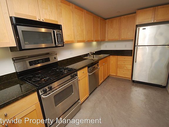 5th image of 690 Pennsylvania Ave APT 219