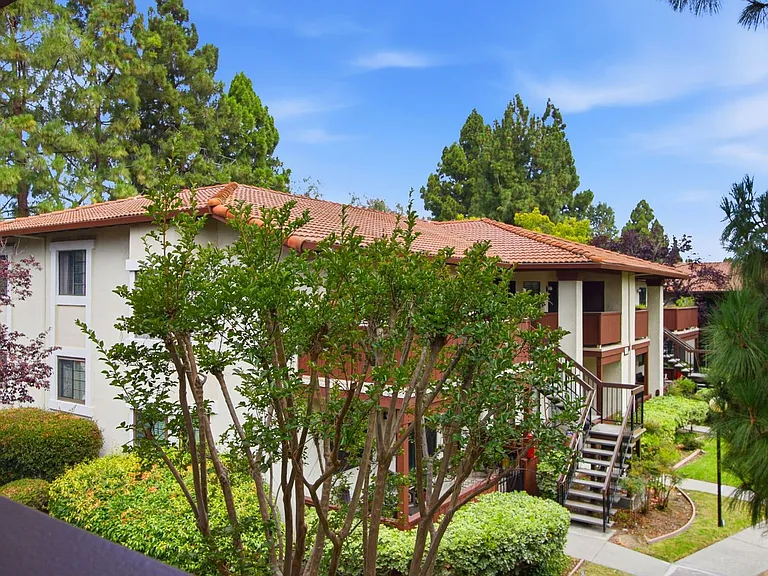 479 Costa Mesa Ter #F — Photo 33