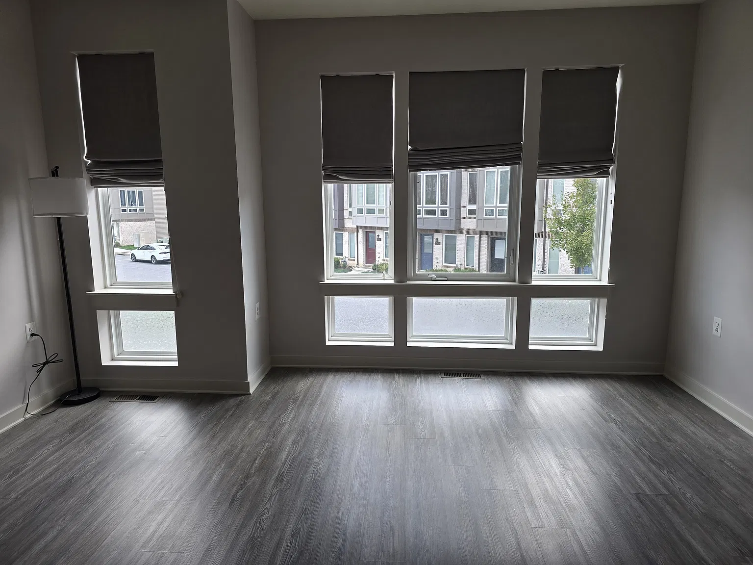 4 bed, 1896 sqft, $3,000 — Photo 2