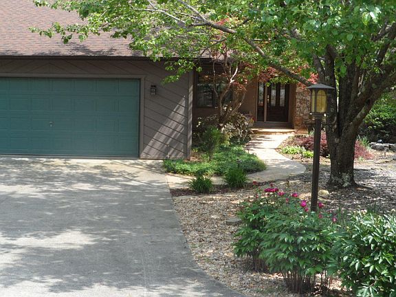 3rd image of 172 Canterbury Dr