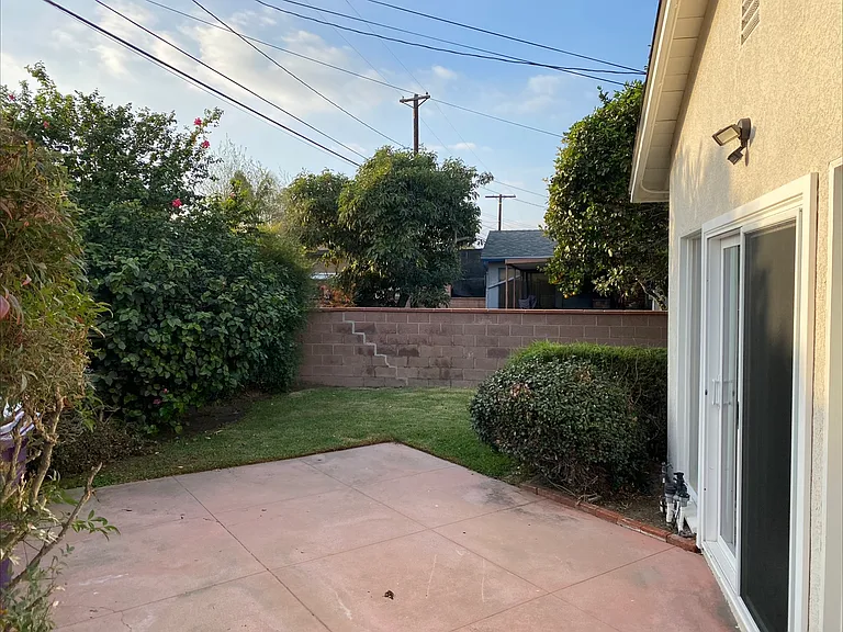 2347 Josie Ave — Photo 2