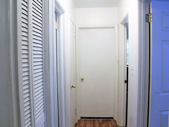 4th image of 912 Bethune St