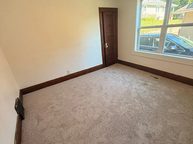 1815 Virginia St — Photo 6
