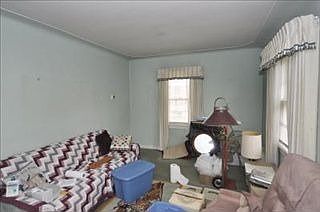 2nd image of 146 21st St N