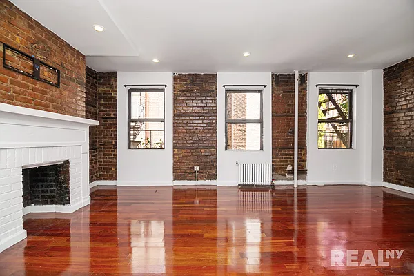 Rented by REAL New York | media 9