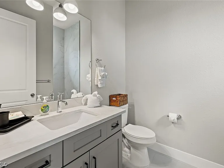 5240 Tower Dr — Photo 31