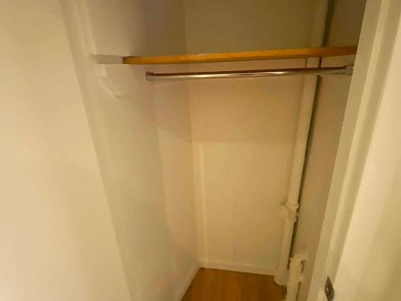 4th image of 307 W 93rd St #1E6