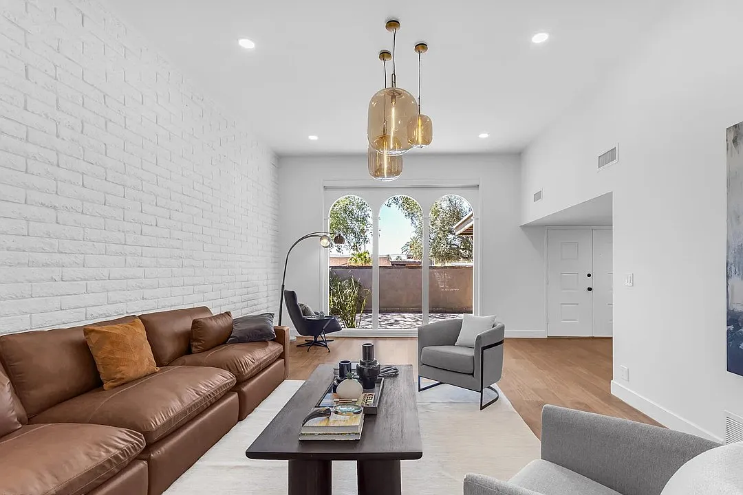 2 bed, 1730 sqft, $4,500 — Photo 3