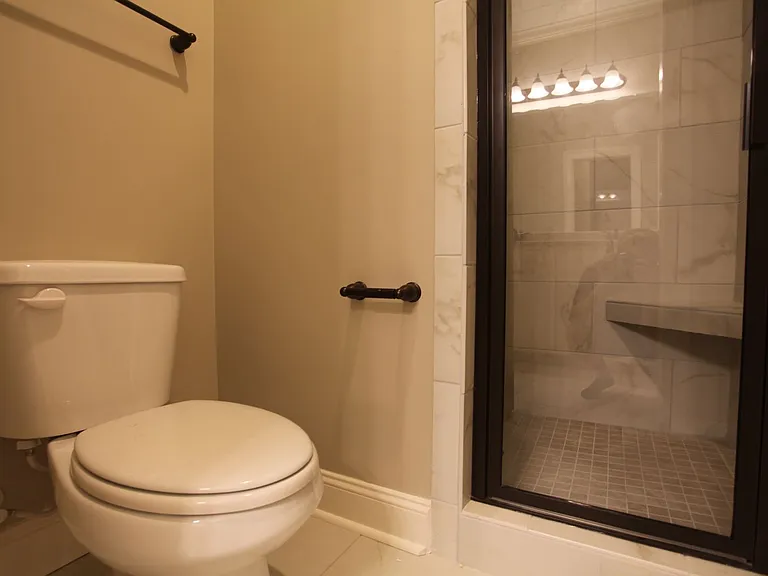 1094 Runningvine Ln — Photo 4