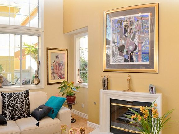 Cozy fireplace, dramatic LR