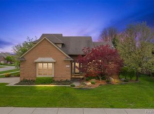 47813 Thistle Dr, Macomb, MI 48044