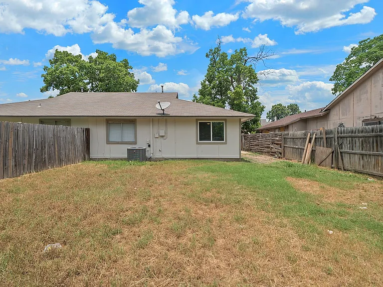 5250 Gawain Dr #5250 — Photo 22