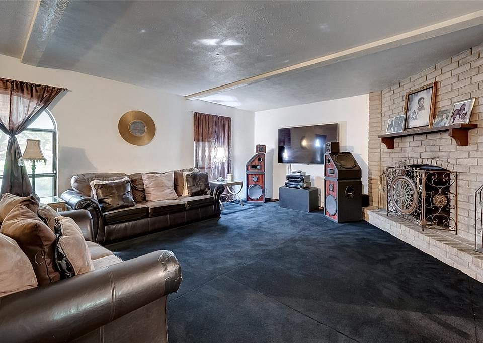 1st image of 15611 Briar Spring Ct