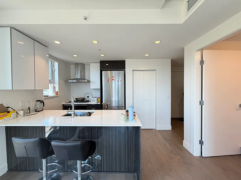 7777 Cambie St #405 — Photo 8