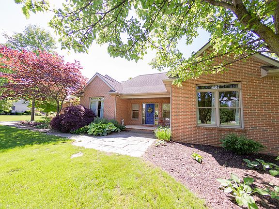 3rd image of 9313 Avedon Ln