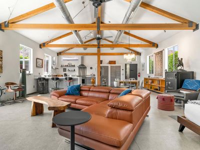 670 S Calle Palo Fierro, Palm Springs, CA, 92264