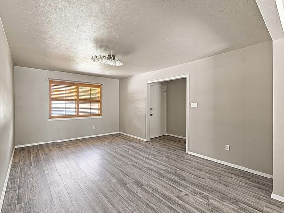 3rd image of 2022 Normandy Dr