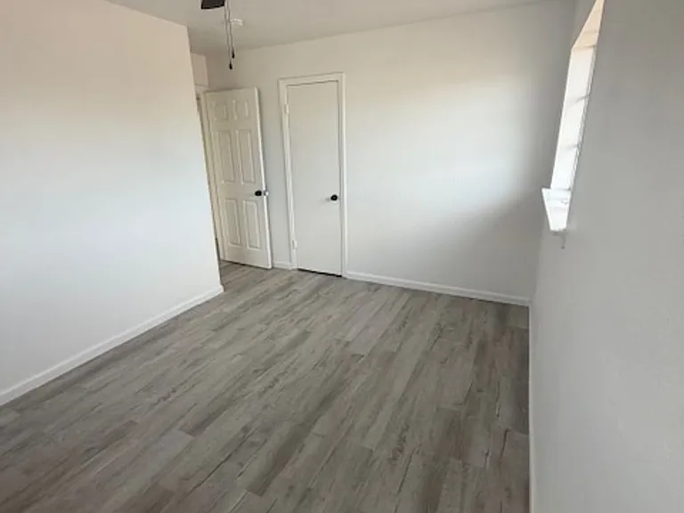 9523 Charleston St — Photo 14