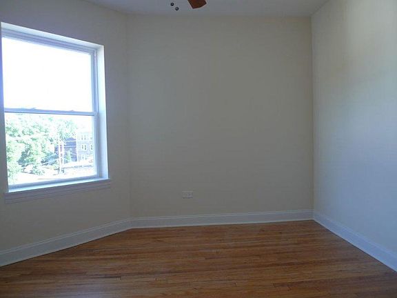 4th image of 2649 N Fairfield Ave #3