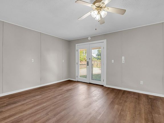 3rd image of 1425 College St #B