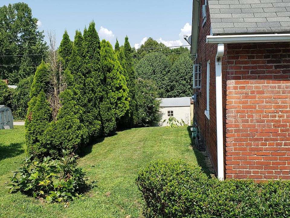 2nd image of 25 N Pine St