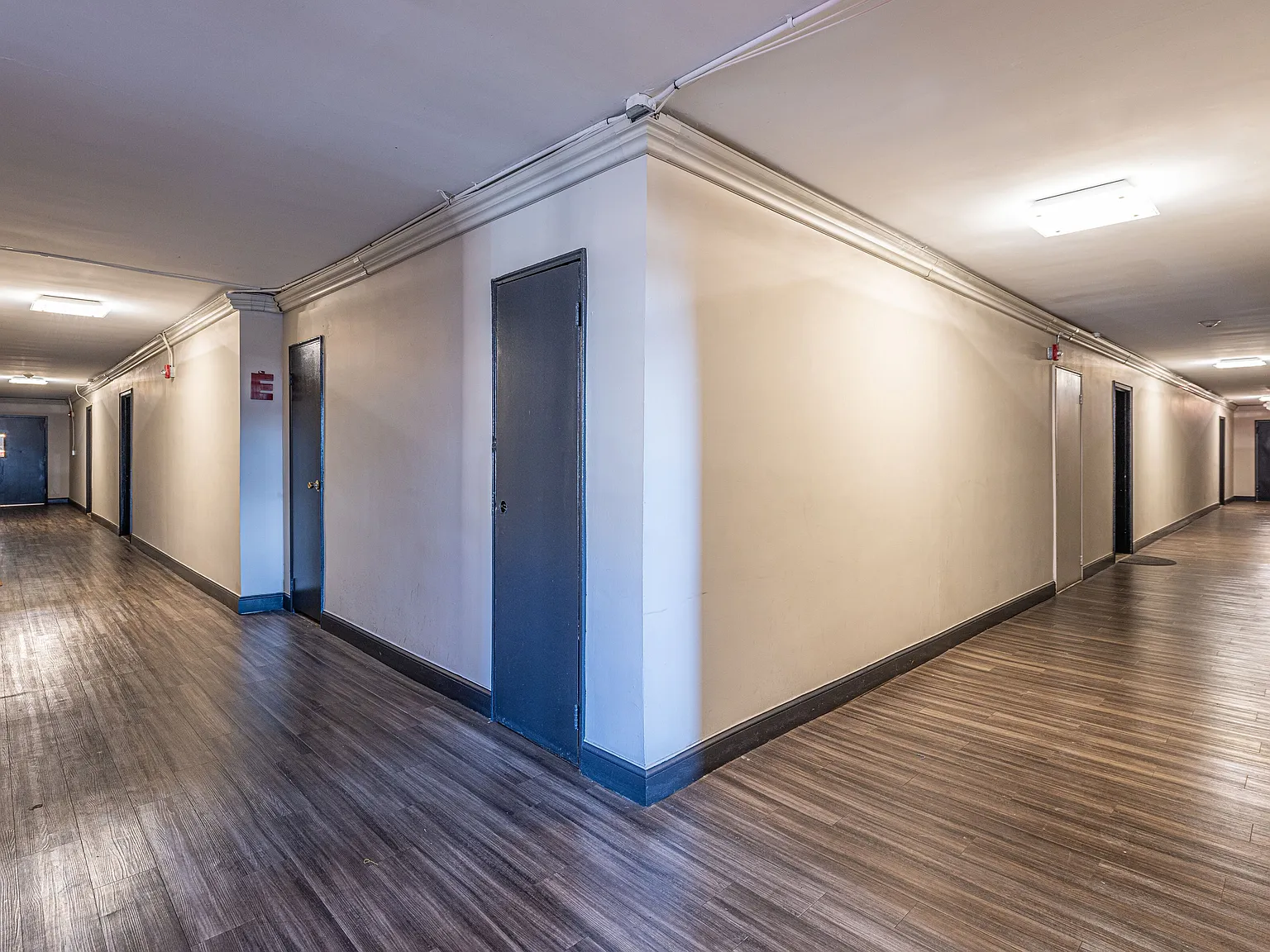 2 bed, 1100 sqft, $2,100 — Photo 2