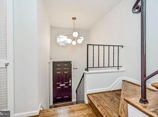 8242 Taunton Pl, Springfield, VA 22152