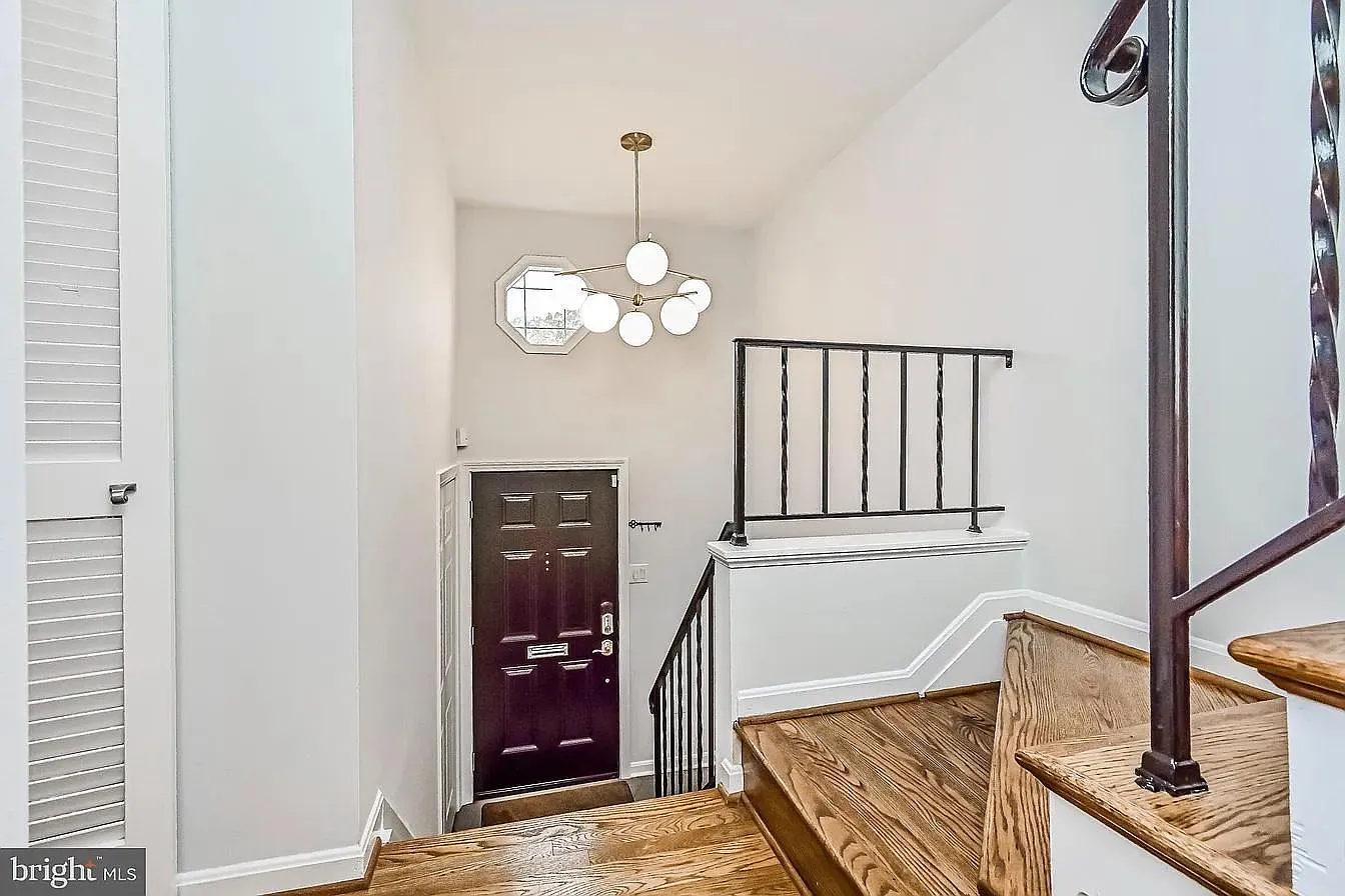 8242 Taunton Pl photo 1